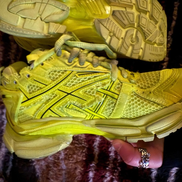 NWOB Balenciaga Runner Fluo Yellow/Black Size 36 - Picture 13 of 14